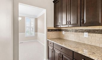 43117 SHORE Sq, Ashburn, VA 20148