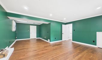 9201 CHERRYTREE Dr, Alexandria, VA 22309