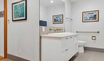 8004 PARK OVERLOOK Dr, Bethesda, MD 20817