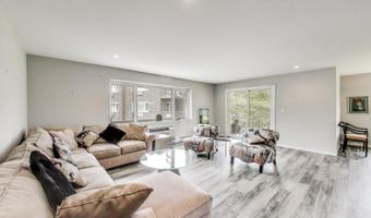 2700 E Bel Aire Dr 202, Arlington Heights, IL 60004
