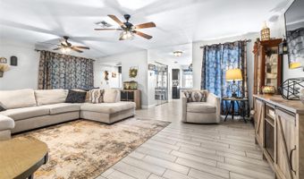 910 VAN Dr, Auburndale, FL 33823