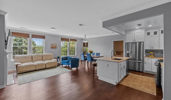 191 SOMERVELLE St 205, Alexandria, VA 22304