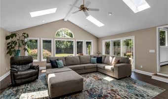 21 Tee Ct, Amherst, NY 14221
