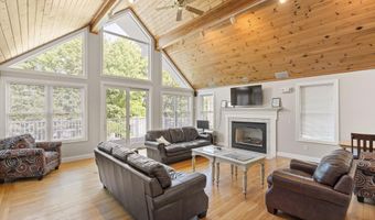 16 Edward Cir, Bedford, NH 03110