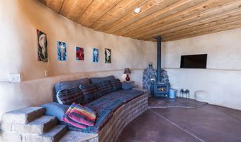 20 First St, Carson, NM 87517