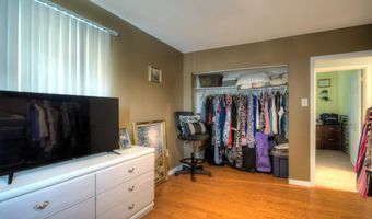 2 CLARK Dr, Barrington, NJ 08007