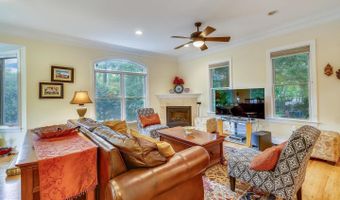 7513 HOLIDAY Ter, Bethesda, MD 20817