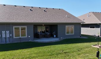 604 Ash Creek Dr, Beresford, SD 57004