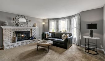 77 Sundridge Dr, Amherst, NY 14228