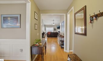 191 Gossamer Dr, Boiling Springs, SC 29316