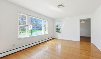145 Glenwood Dr, North Kingstown, RI 02852