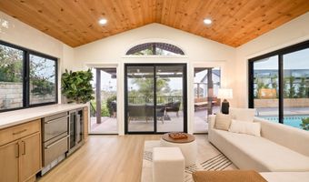 3985 Syme Dr, Carlsbad, CA 92008