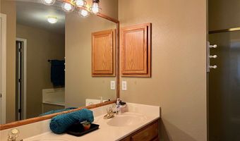 36 Valley View Cir, Bentonville, AR 72712