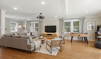 4003 KLOMAN St, Annandale, VA 22003