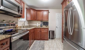 50-52 Knollwood Dr, Bethel, CT 06801