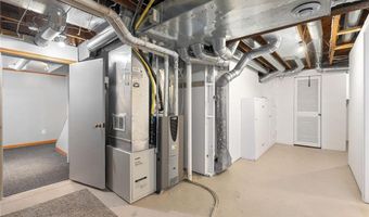 611 11th St SW, Austin, MN 55912