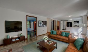 12 School House Hl, Burlington, CT 06013