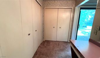 250 Laurel Cir 13, Aurora, OH 44202
