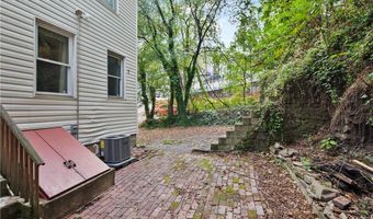 22 Eleanor St, Airville, PA 15203