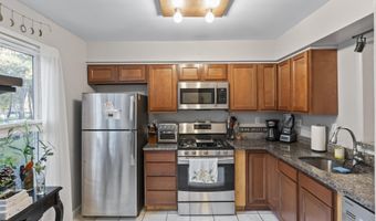 174 Williamsburg Ct, Albany, NY 12203
