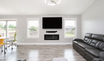 2013 NW Woodland Ct, Ankeny, IA 50023