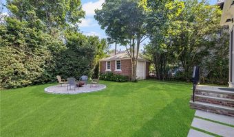 26 Narragansett Ave, Newport, RI 02840