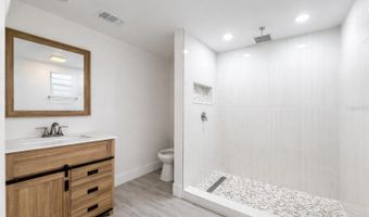 26 BACKSPIN Ln, Orlando, FL 32804