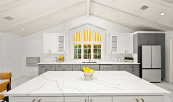 935 Fallen Leaf Rd, Arcadia, CA 91006