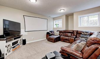 6052 Pine Bluff Dr, Avon, IN 46123