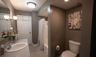 125 Cheri Ln, Antioch, IL 60002