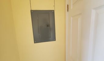 32 Cortland Cir, Bangor, ME 04401