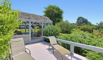 213 Seaside Dr, Jamestown, RI 02835