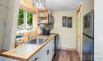 40 Hemlock Hl B, Banner Elk, NC 28604