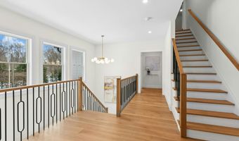 20 Marianne Rd, Darien, CT 06820