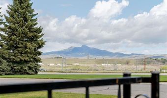 508 Circle Dr E, Cody, WY 82414