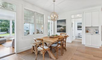 239 A Foreside Rd, Falmouth, ME 04105