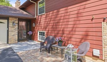 15873 Hayes Trail Ct, Apple Valley, MN 55124
