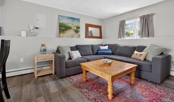 8 SOUTHWEST Rd, Narragansett, RI 02882