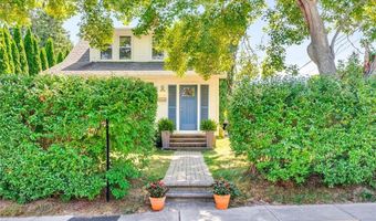 114 Rodman St, Narragansett, RI 02882