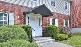 50 Greenhouse Rd 17A, Bridgeport, CT 06606