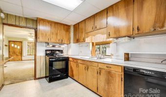 141 Macedonia Rd, Asheville, NC 28804