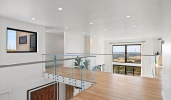 348 E HIDDEN LAKE Dr, Bountiful, UT 84010