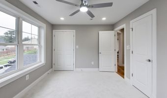 6410 WINNEPEG Rd, Bethesda, MD 20817