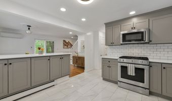 122 Thompson St, Boston, MA 02136