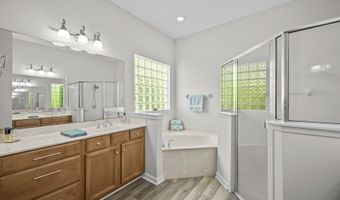 880 PARADISE Ln, Atlantic Beach, FL 32233