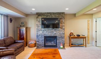 417 33rd St SW, Altoona, IA 50009