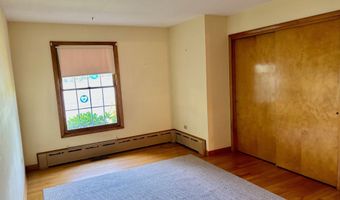 97 Middle River Rd, Danbury, CT 06811