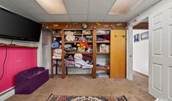 5240 E 42nd Ave, Anchorage, AK 99508