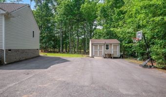 8260 Smacks Run Creek Ln, Amelia, VA 23002