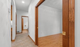 321 E APPLE CREEK Rd, Appleton, WI 54913